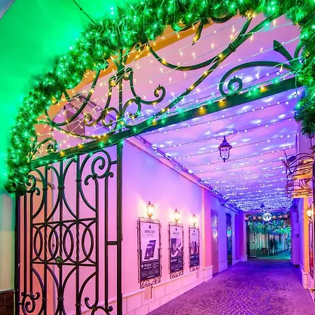 Апартаменти On Svobody Avenue 25 *