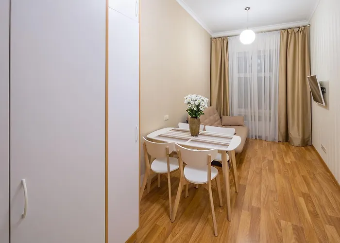 On Svobody Avenue 25 Apartment *